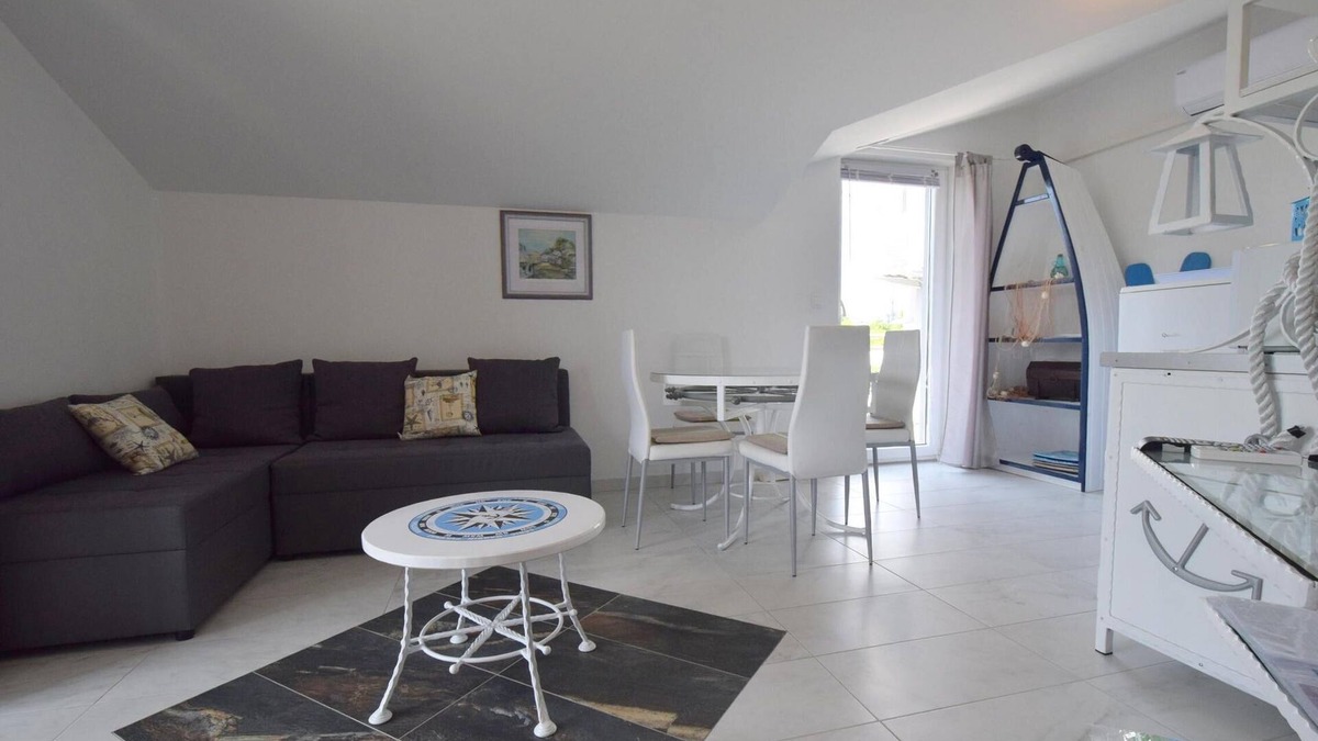 Gabonjin Apartment | Two bedroom apartment with balcony Gabonjin, Krk (A-19413-b)