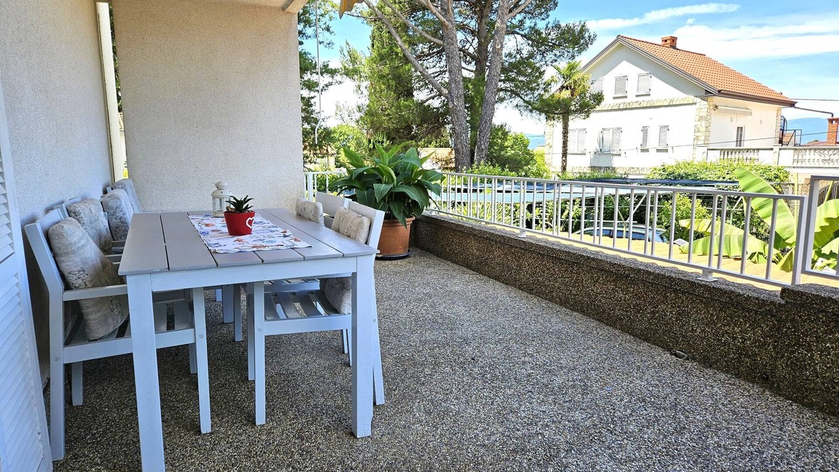 Malinska-Dubasnica Apartment | Two bedroom apartment with terrace Malinska, Krk (A-20377-a)