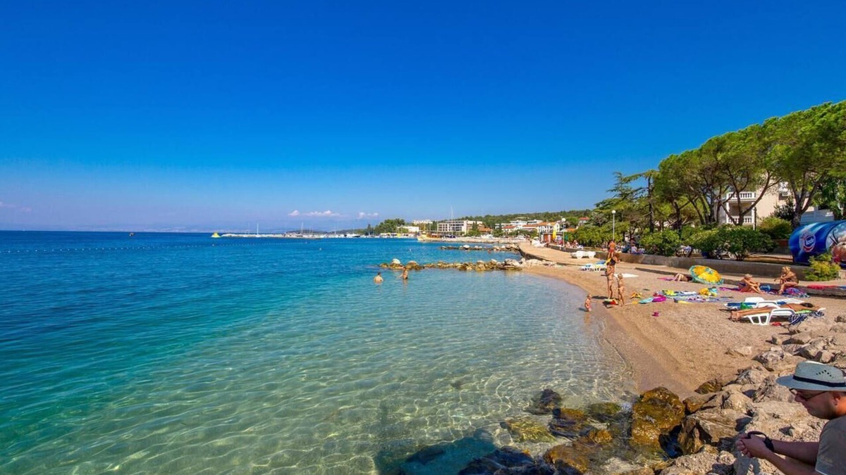 Gabonjin Apartment | Two bedroom apartment with terrace Gabonjin, Krk (A-23523-b)