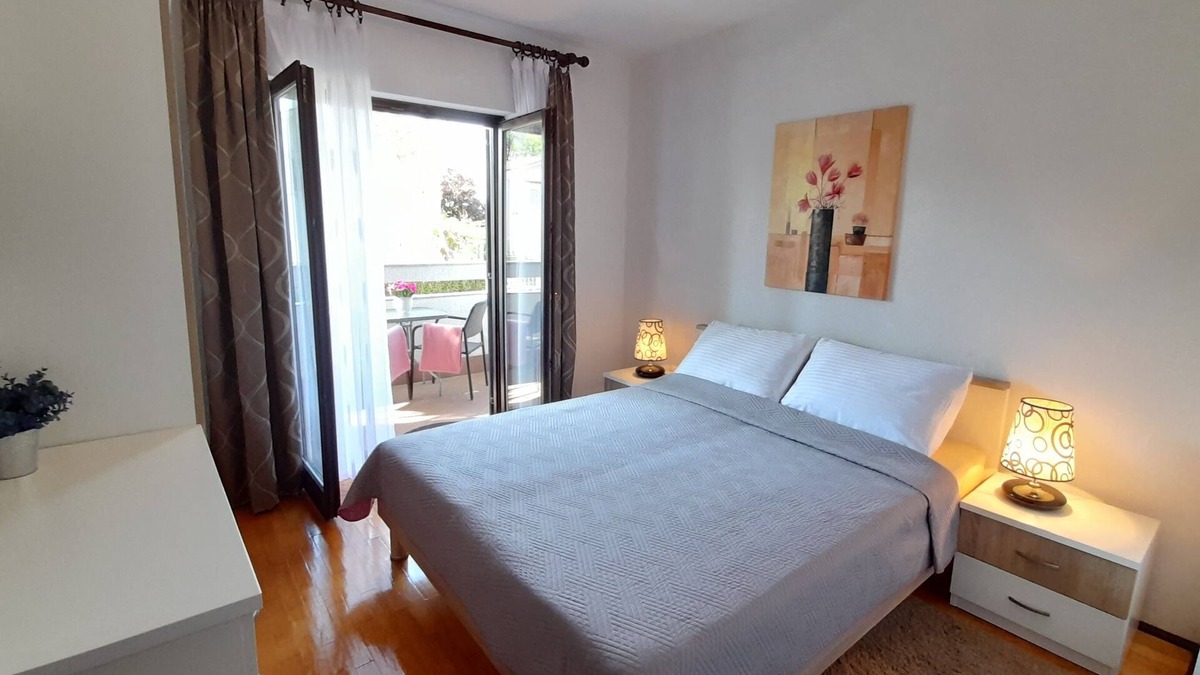 Sveti Anton Apartment | Two bedroom apartment with terrace Sveti Anton, Krk (A-5288-a)
