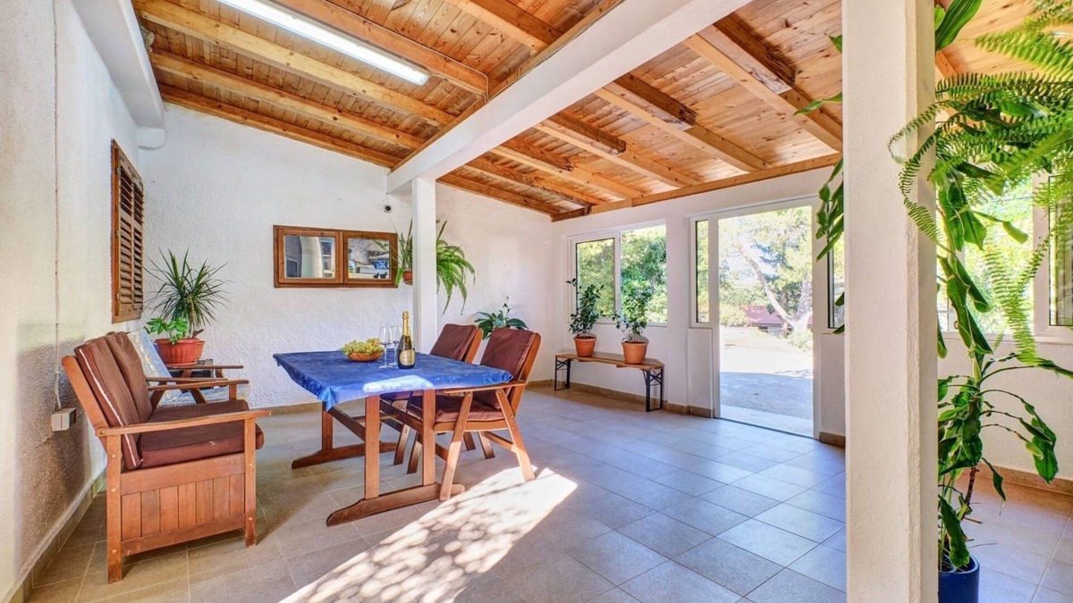 Nerezine Apartment | Two bedroom apartment with terrace Nerezine, Lošinj (A-8049-b)
