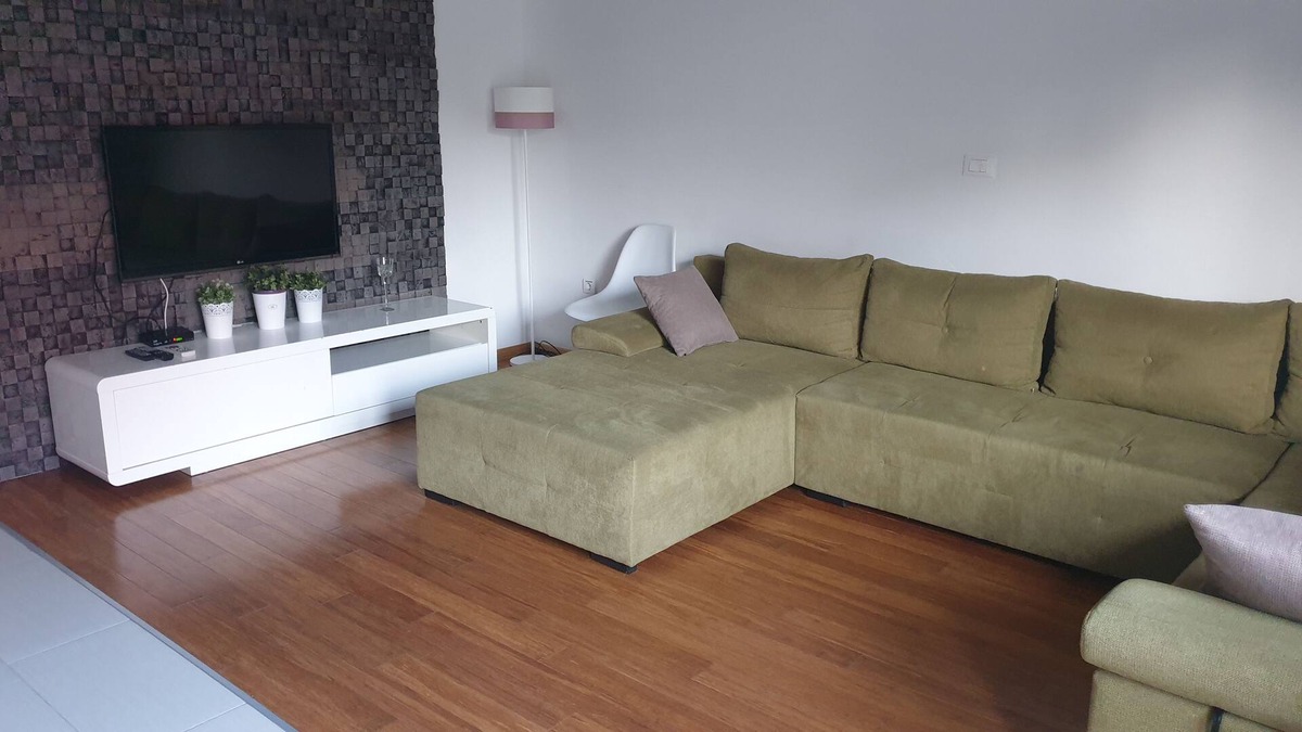 Strozanac Apartment | Two bedroom apartment with air-conditioning Podstrana, Split (A-13555-a)