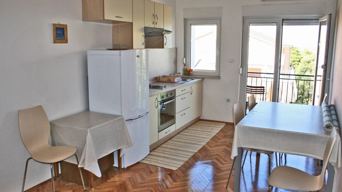 Primosten Burnji Apartment | Two bedroom apartment with balcony and sea view Bilo, Primošten (A-12868-b)