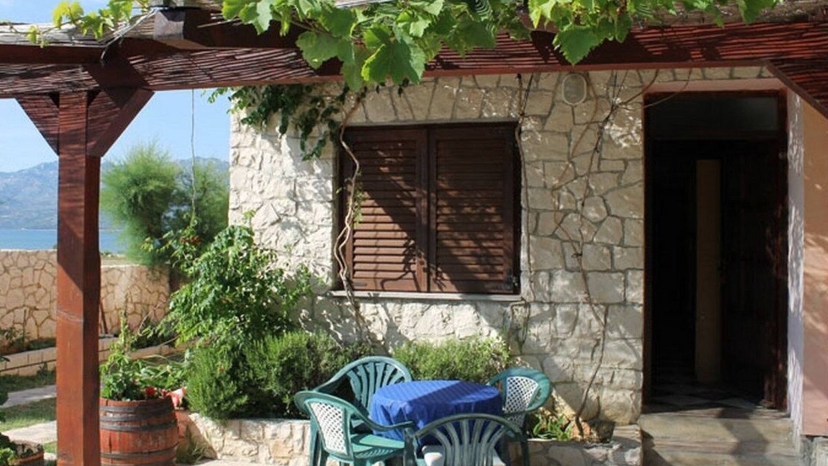 Razanac Apartment | Two bedroom apartment near beach Ražanac, Zadar (A-5766-f)