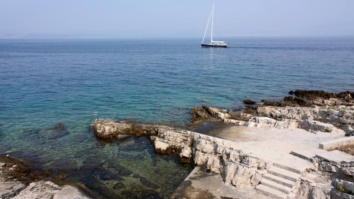 Stomorska Apartment | Two bedroom apartment with terrace and sea view Stomorska, Šolta (A-11298-b)