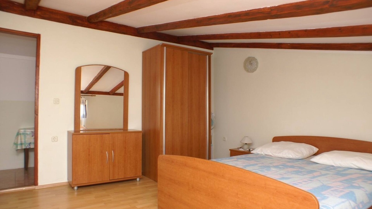 Zubovici Apartment | Two bedroom apartment near beach Zubovići, Pag (A-4065-b)