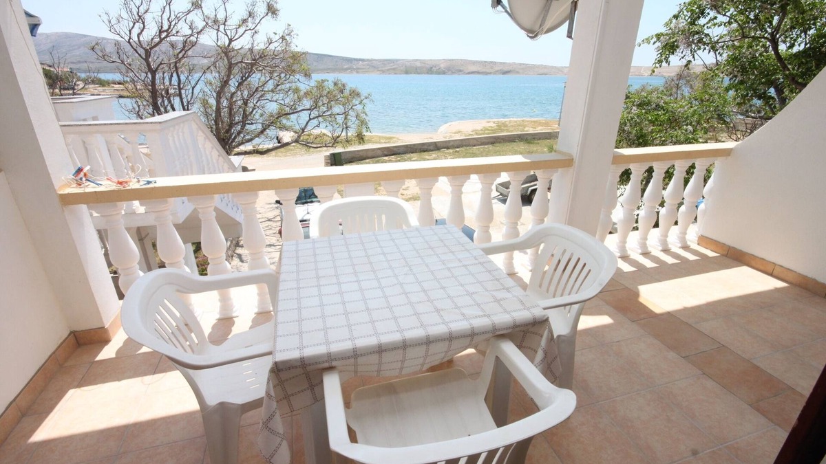 Kustici Apartment | Two bedroom apartment near beach Kustići, Pag (A-6355-d)