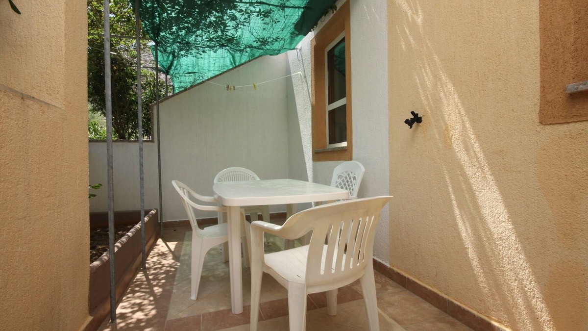 Metajna Apartment | Two bedroom apartment near beach Metajna, Pag (A-6497-b)