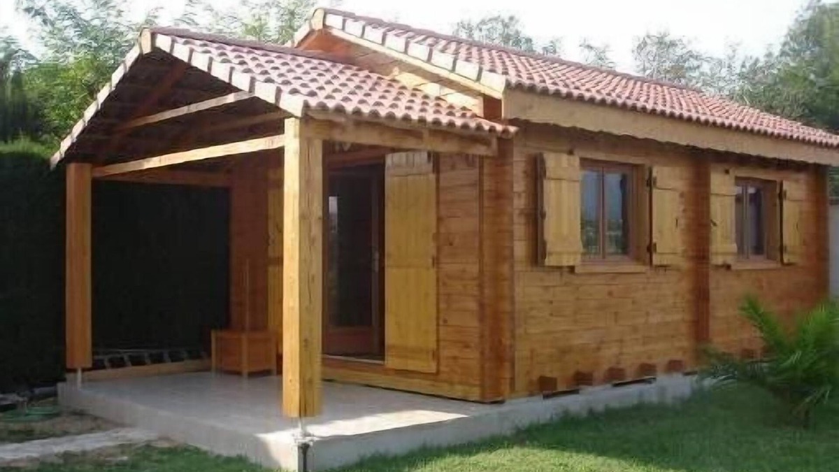Saint Pierre de Feric Ski Chalet | Two-bedroom apartment in the heights of Nice: Small chalet with private garden.