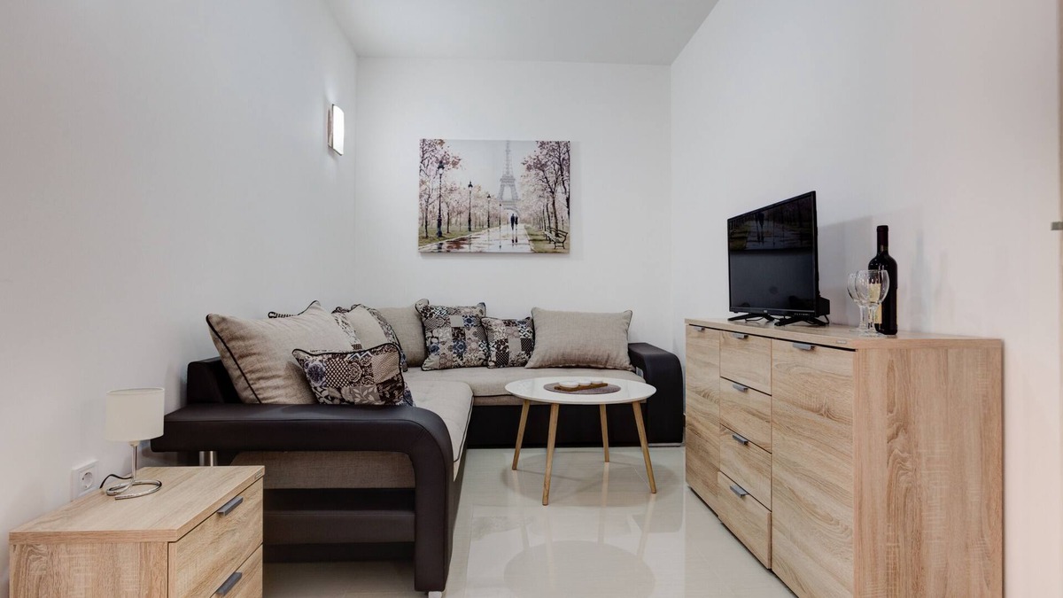 Kaluđerac Apartment | Two Bedroom Apartment w/Swimming Pool