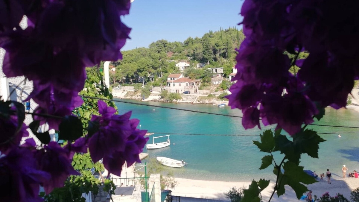 Rogac Apartment | Two bedroom apartment near beach Rogač, Šolta (A-5166-c)