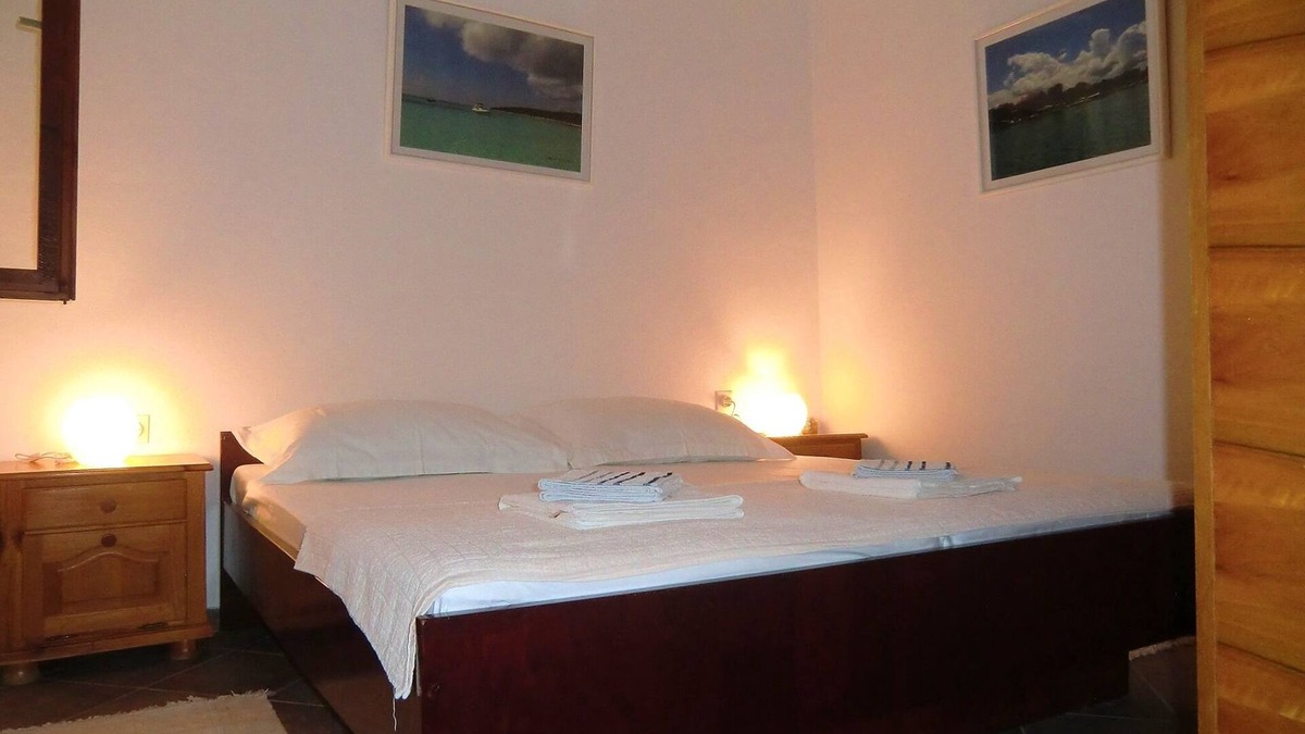 Loviste Apartment | Two bedroom apartment near beach Lovište, Pelješac (A-262-b)
