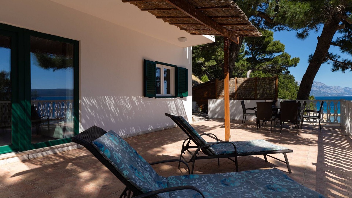Mimice Apartment | Two bedroom apartment near beach Mimice, Omiš (A-2736-f)