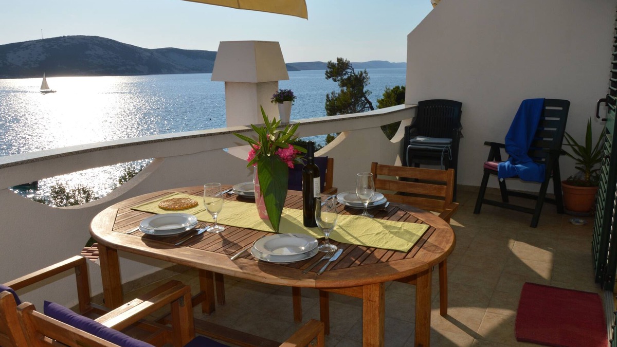 Stara Novalja Apartment | Two bedroom apartment near beach Stara Novalja, Pag (A-9396-a)