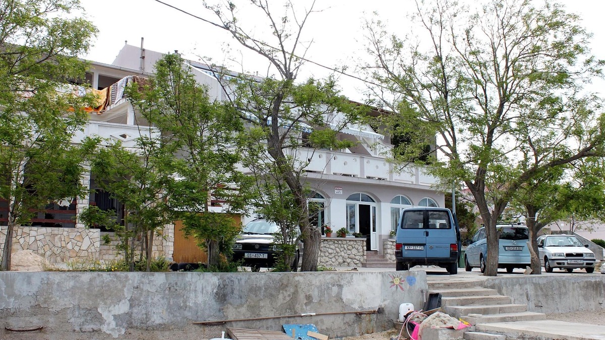 Metajna Apartment | Two bedroom apartment near beach Metajna, Pag (A-6289-f)