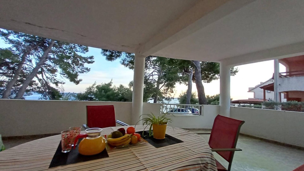 Ivan Dolac Apartment | Two bedroom apartment near beach Ivan Dolac, Hvar (A-21269-b)