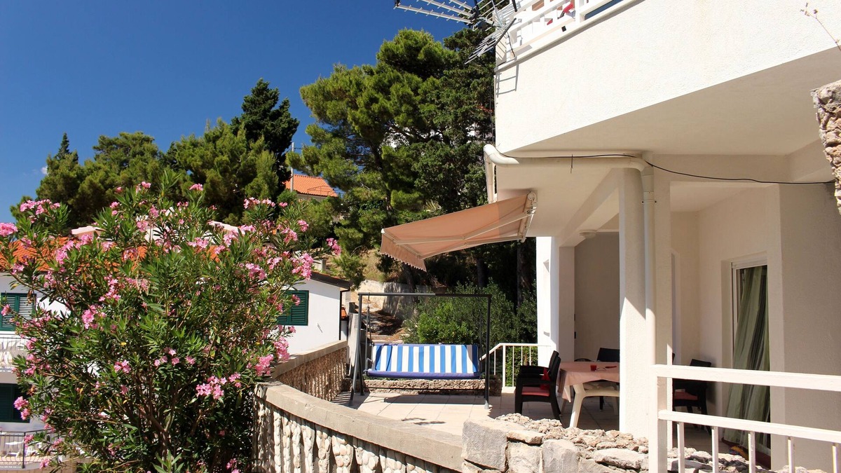 Mimice Apartment | Two bedroom apartment near beach Mimice, Omiš (A-2774-a)