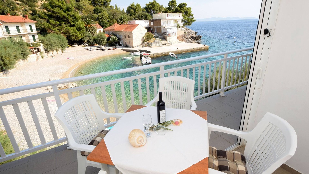 Podobuce Apartment | Two bedroom apartment near beach Podobuče, Pelješac (A-631-c)