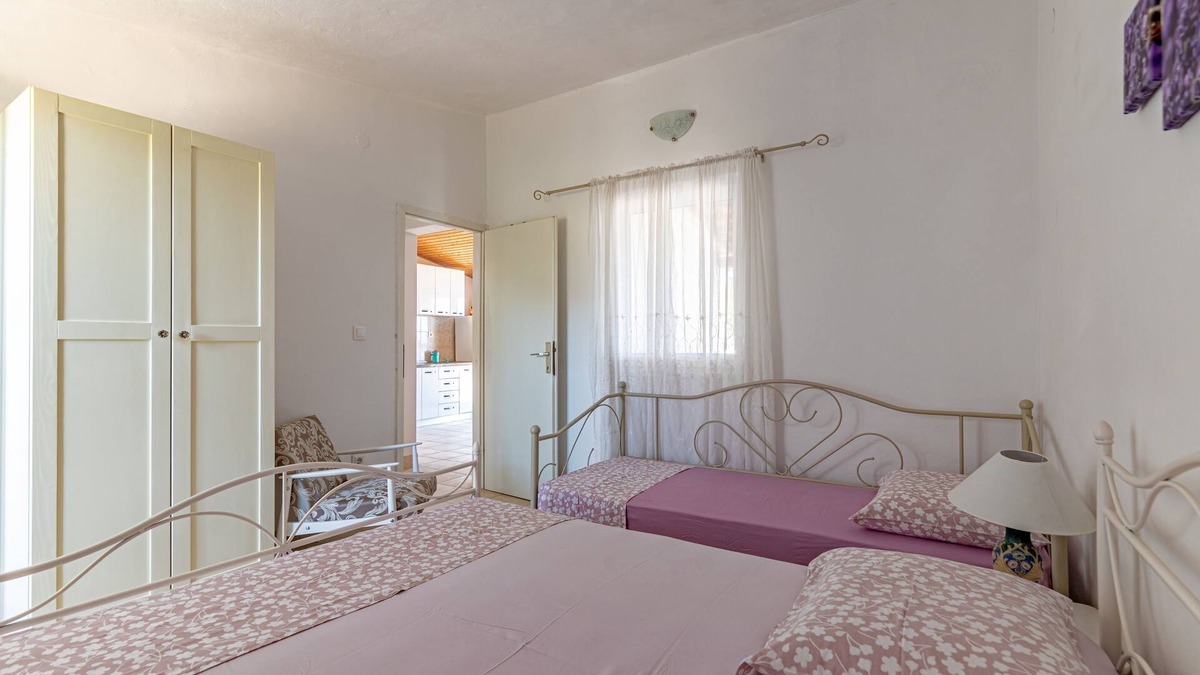 Pokrivenik Apartment | Two bedroom apartment near beach Cove Pokrivenik, Hvar (A-4604-b)