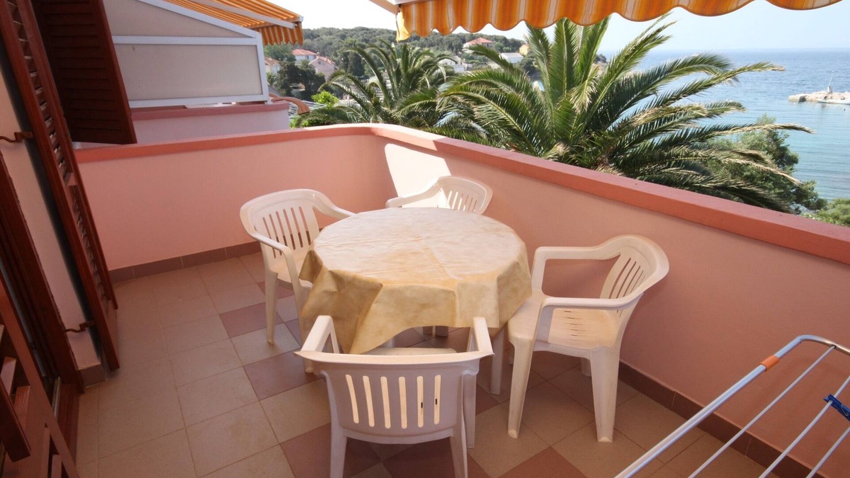 Jakisnica Apartment | Two bedroom apartment near beach Jakišnica, Pag (A-6424-a)