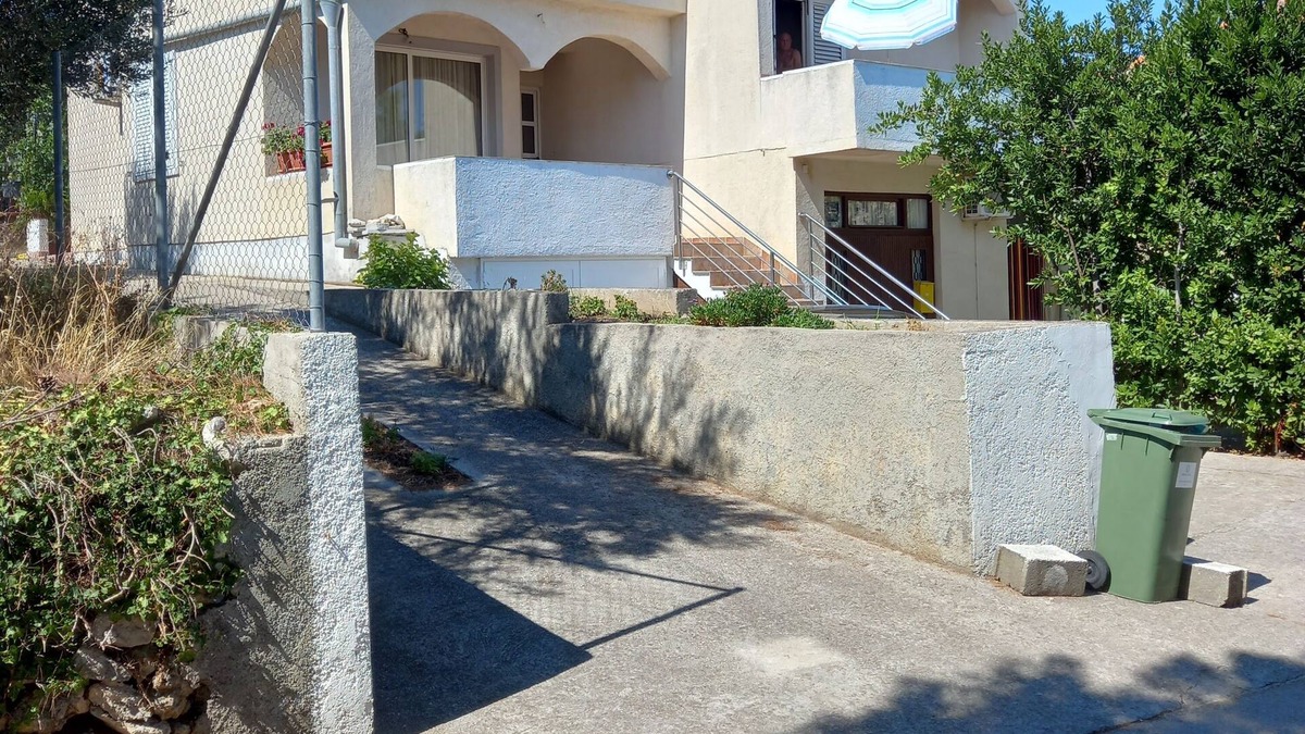 Tkon Apartment | Two bedroom apartment near beach Tkon, Pašman (A-5840-b)
