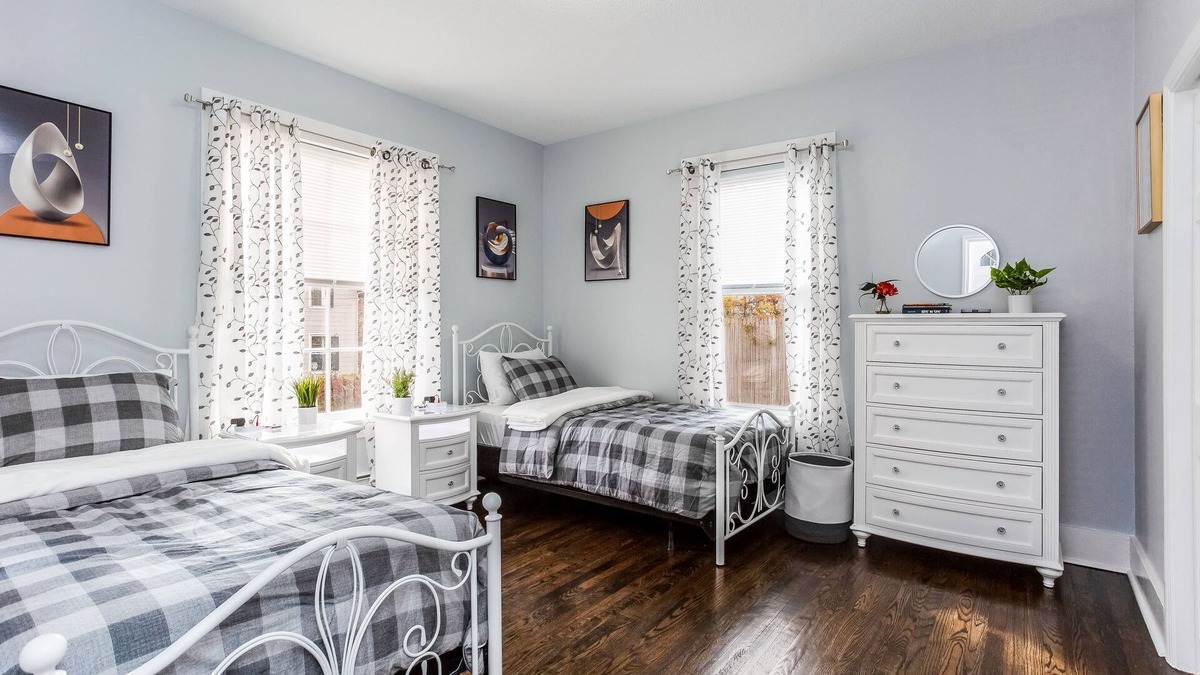 Bristol Apartment | TWO BEDROOM APARTMENT ON FIRST FLOOR ON A DUPLEX