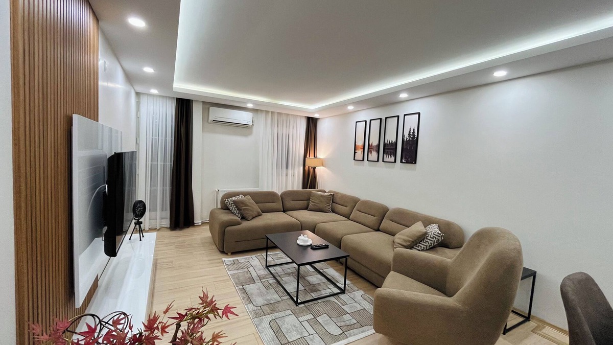 Kabatas Apartment | Two-Bedroom Apartment with Balcony in Taksim - No: 12