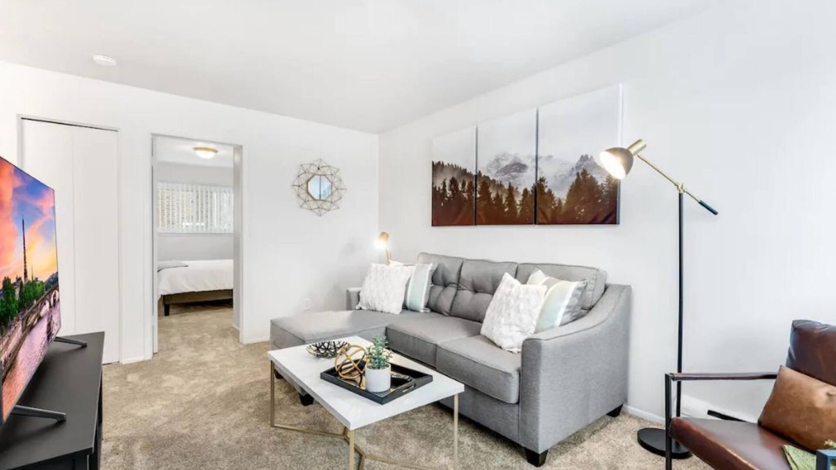 Gibraltar Apartment | Two bedroom apartment - peaceful community near Detroit River