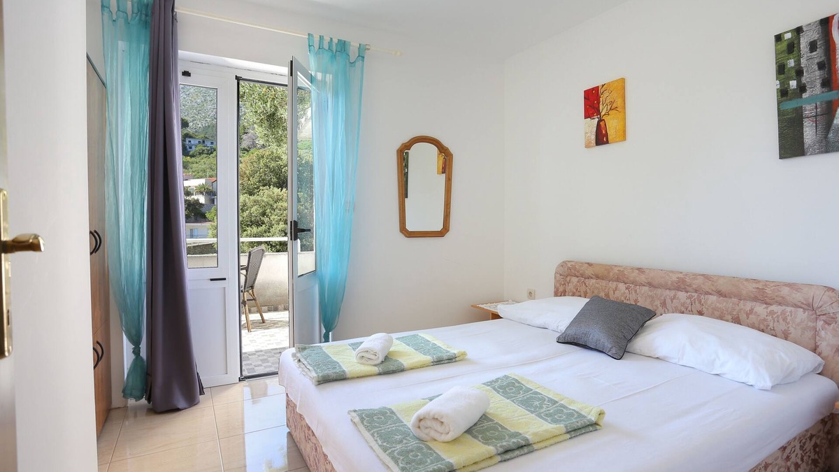 Zivogosce Apartment | Two bedroom apartment with balcony and sea view Živogošće - Porat, Makarska (A-18218-c)