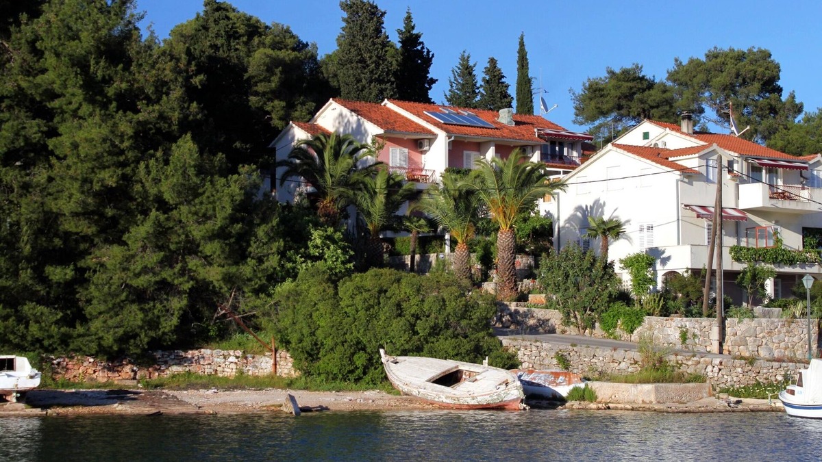 Vrboska Apartment | Two bedroom apartment with balcony and sea view Vrboska, Hvar (A-540-a)