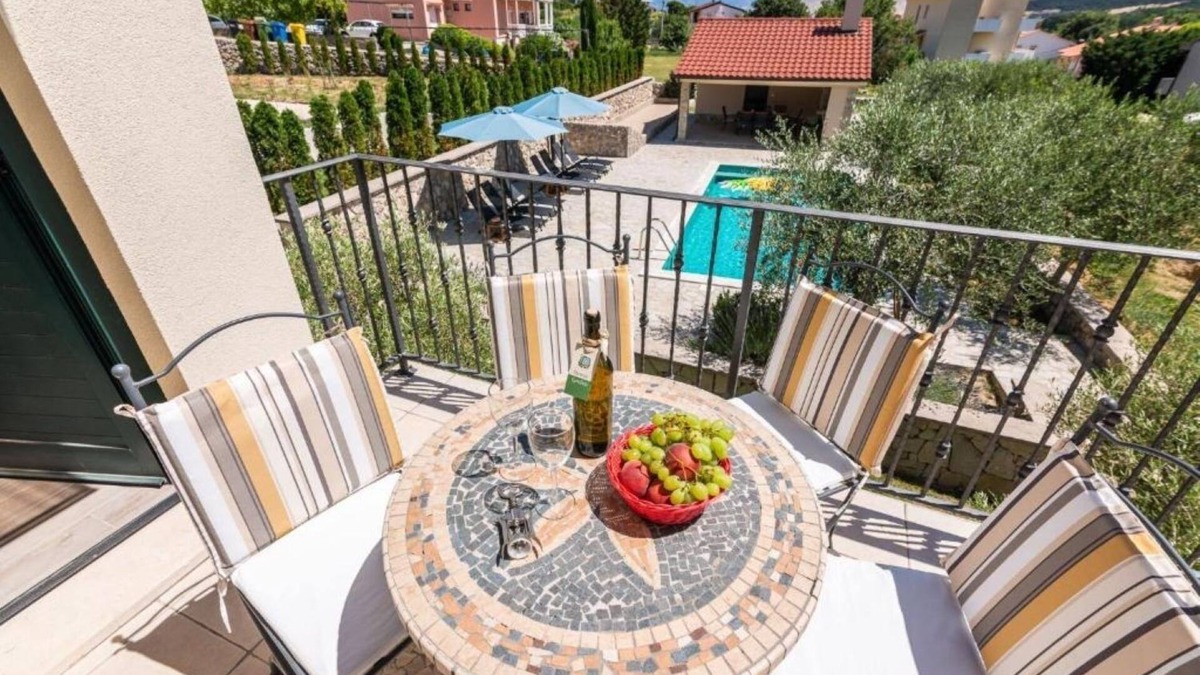 Jurandvor Apartment | Two bedroom apartment with balcony Jurandvor, Krk (A-24113-c)
