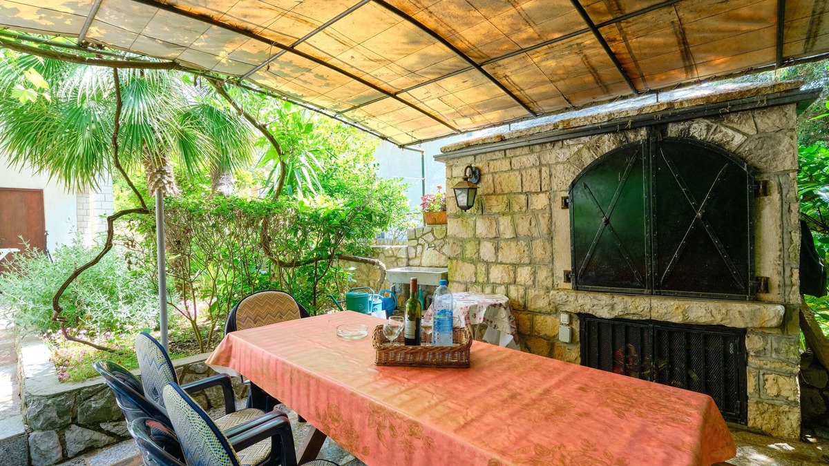 Artatore Apartment | Two bedroom apartment with balcony Artatore, Lošinj (A-2509-d)