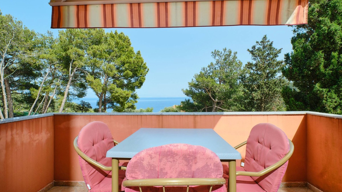 Cunski Apartment | Two bedroom apartment with terrace and sea view Ćunski, Lošinj (A-7867-a)