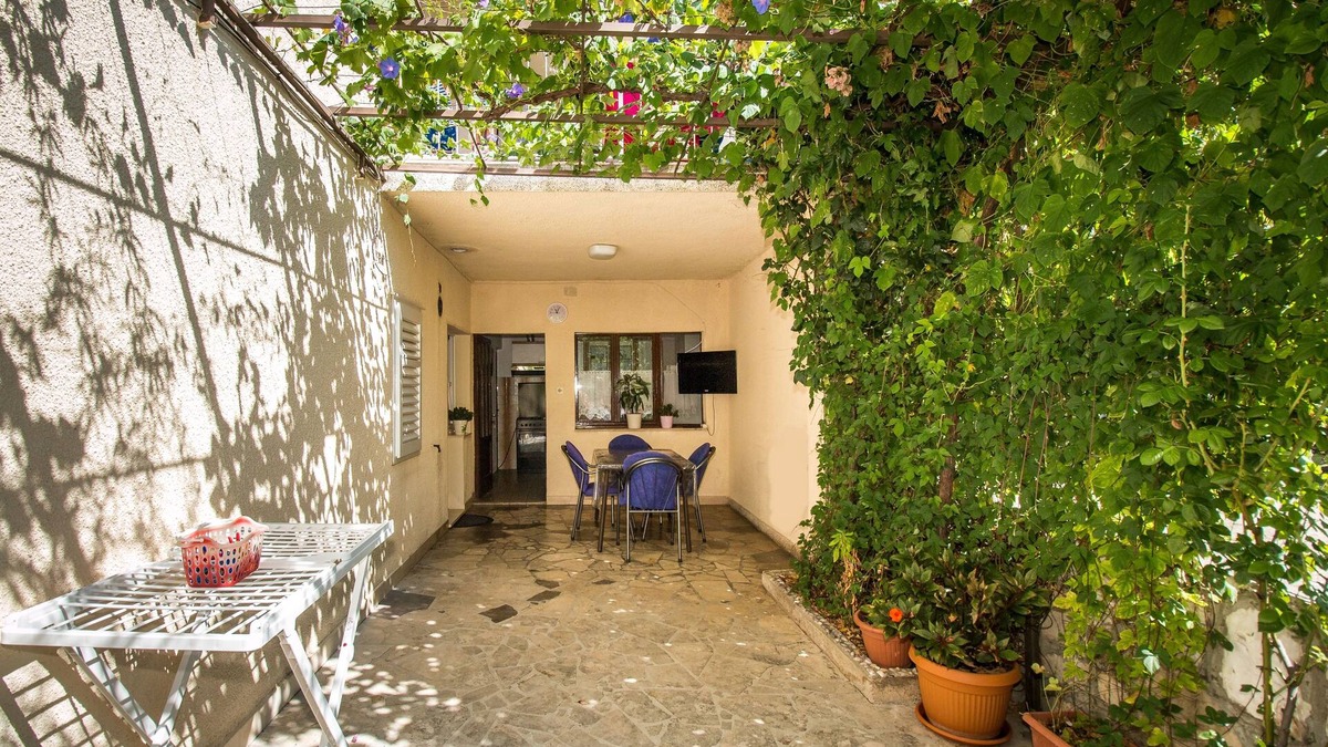 Trpanj Apartment | Two bedroom apartment with terrace Trpanj, Pelješac (A-11545-b)