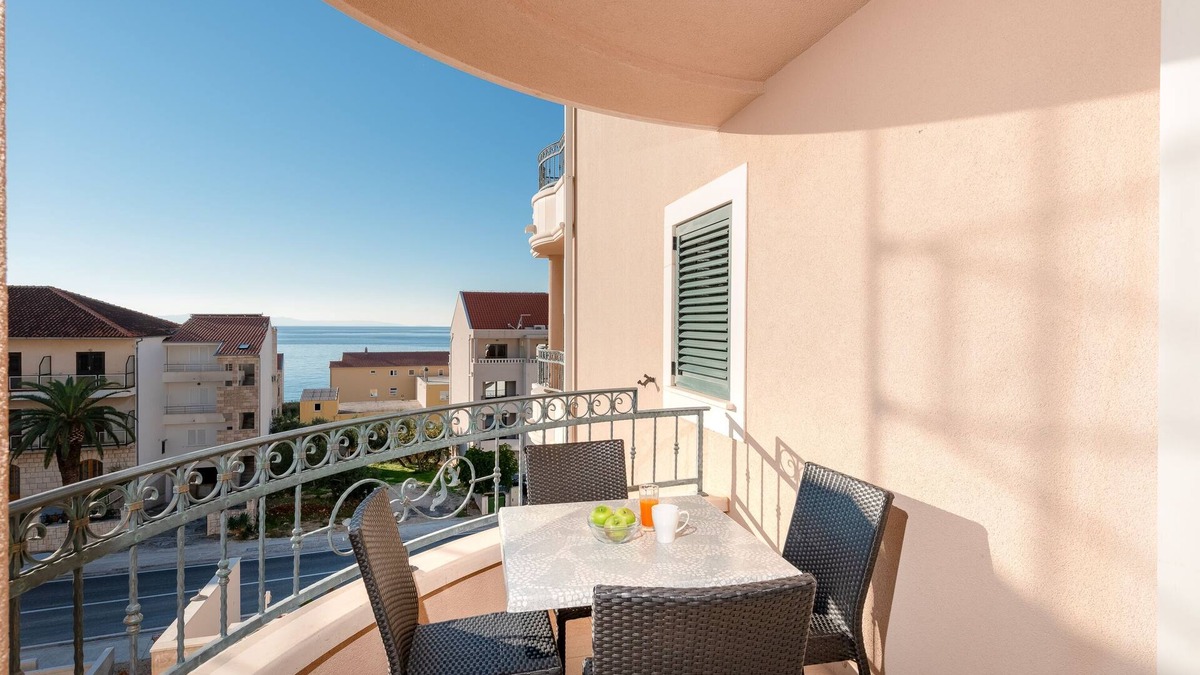 Tucepi Apartment | Two bedroom apartment with balcony and sea view Tučepi, Makarska (A-3193-e)