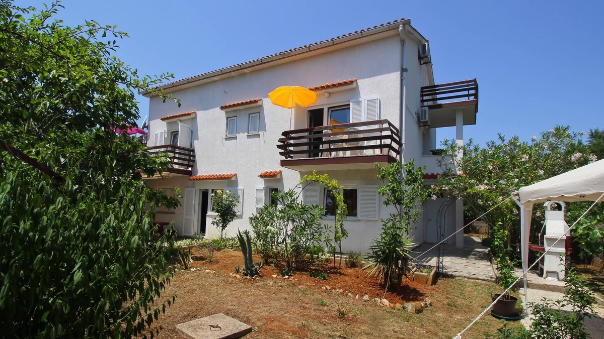 Silo Apartment | Two bedroom apartment with balcony Šilo, Krk (A-18763-b)