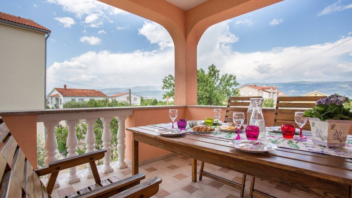 Silo Apartment | Two bedroom apartment with terrace and sea view Šilo, Krk (A-19256-a)