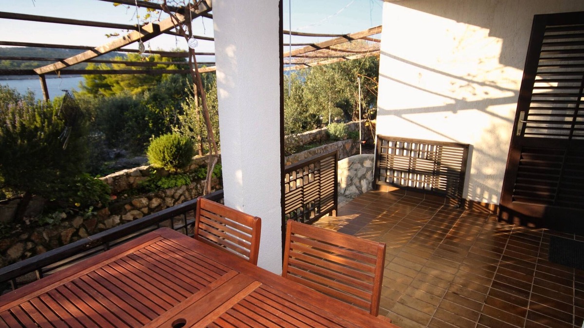 Pokrivenik Apartment | Two bedroom apartment with terrace and sea view Cove Pokrivenik, Hvar (A-5224-a)