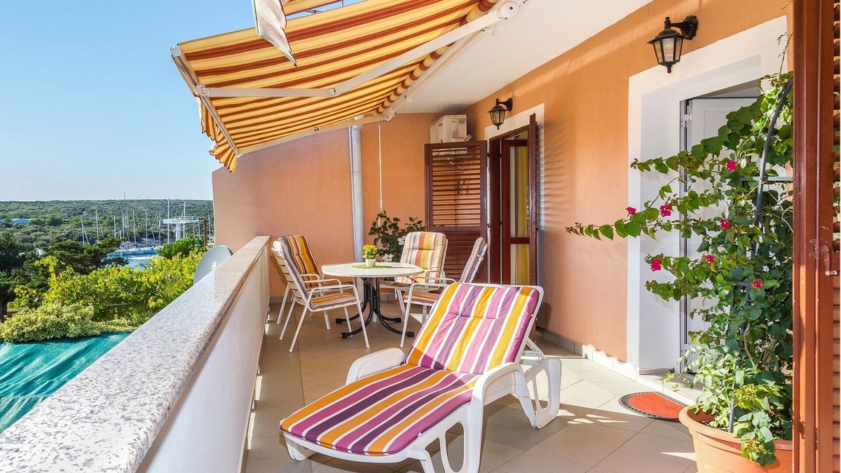 Simuni Apartment | Two bedroom apartment with terrace and sea view Šimuni, Pag (A-4083-a)