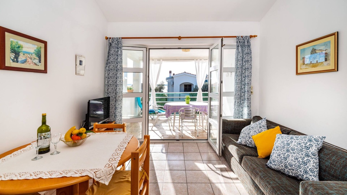 Mandre Apartment | Two bedroom apartment with terrace and sea view Mandre, Pag (A-13015-b)
