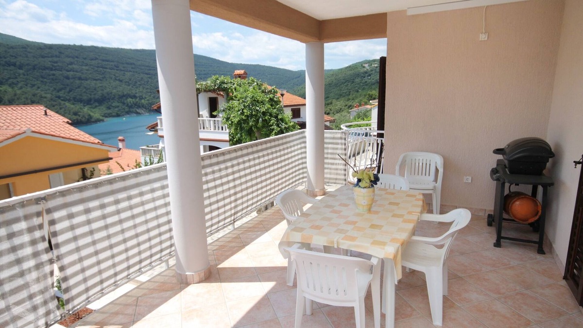 Duga Luka Apartment | Two bedroom apartment with terrace and sea view Duga Luka (Prtlog), Labin (A-5528-a)