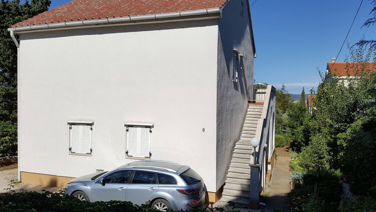Punat Apartment | Two bedroom apartment with terrace Punat, Krk (A-14111-a)