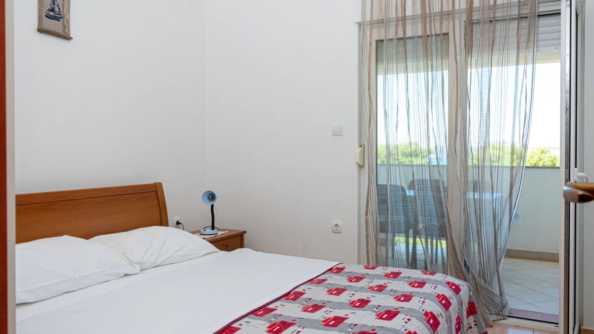 Tkon Apartment | Two bedroom apartment with terrace and sea view Tkon, Pašman (A-19914-a)