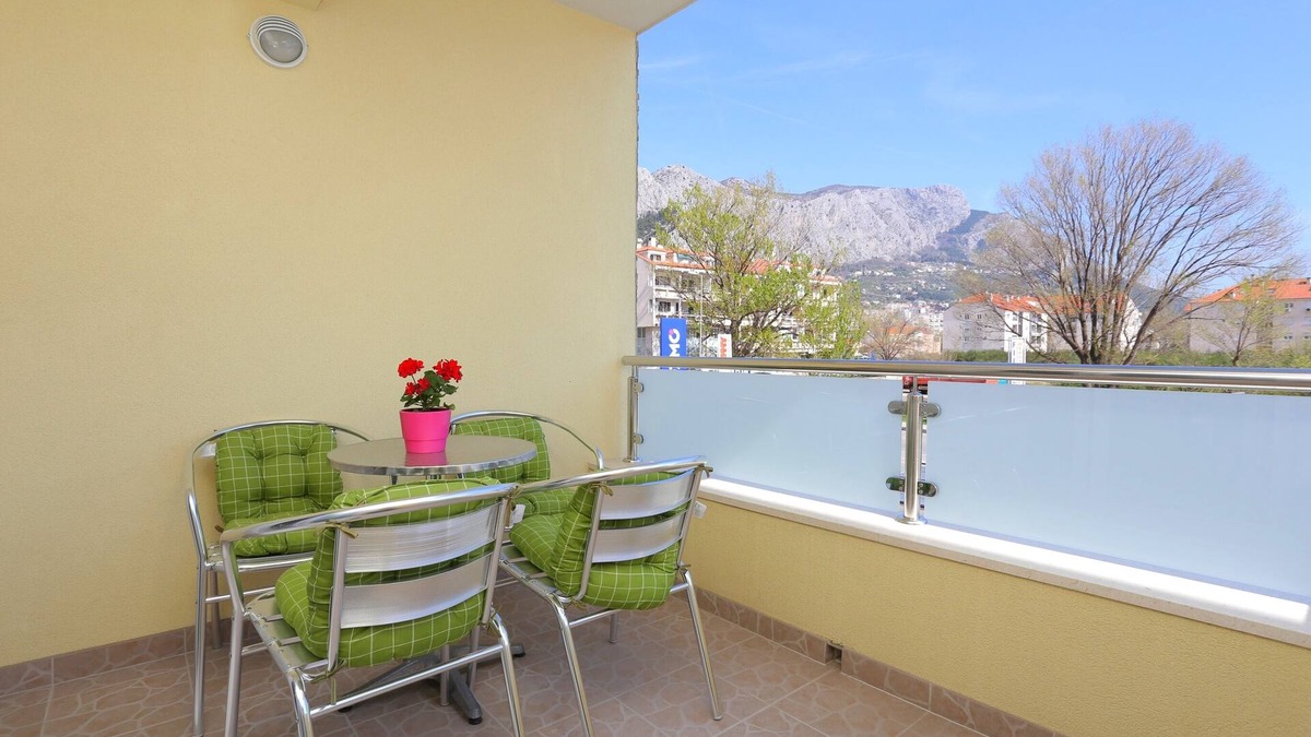 Omis Apartment | Two bedroom apartment with terrace Omiš (A-10362-a)