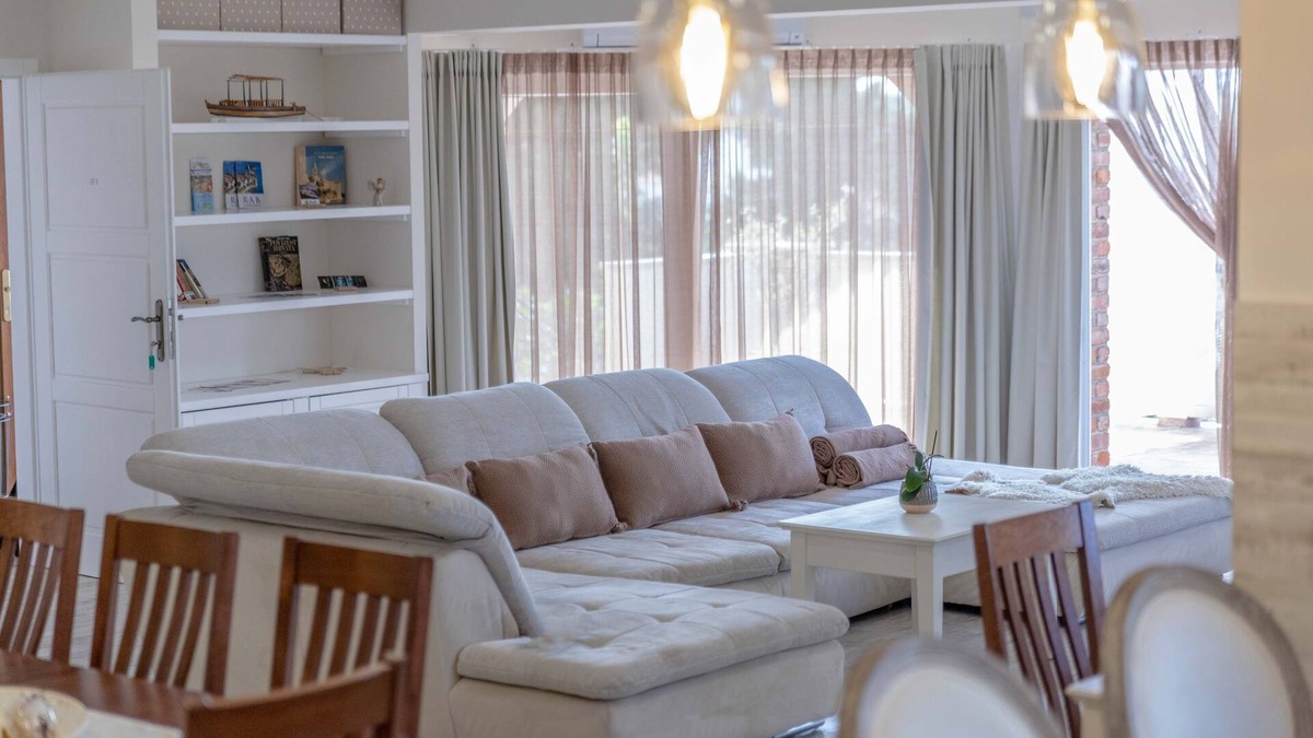 Banjol Apartment | Two bedroom apartment with balcony and sea view Banjol, Rab (A-19804-d)