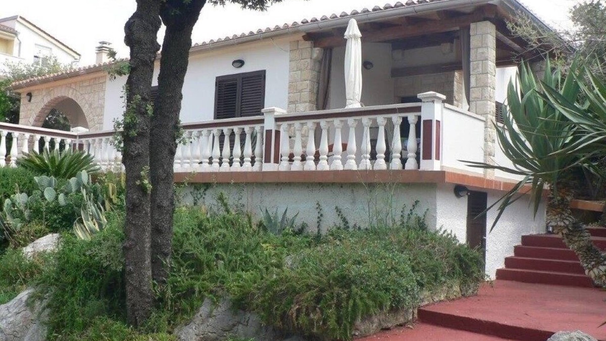 Barbat na Rabu Apartment | Two bedroom apartment with terrace and sea view Barbat, Rab (A-24215-a)