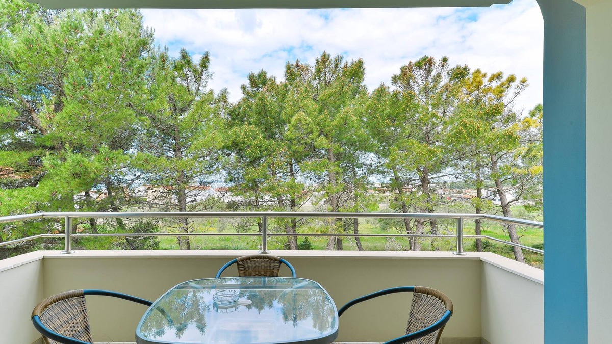 Vrsi Apartment | Two bedroom apartment with terrace Vrsi, Zadar (A-15944-a)