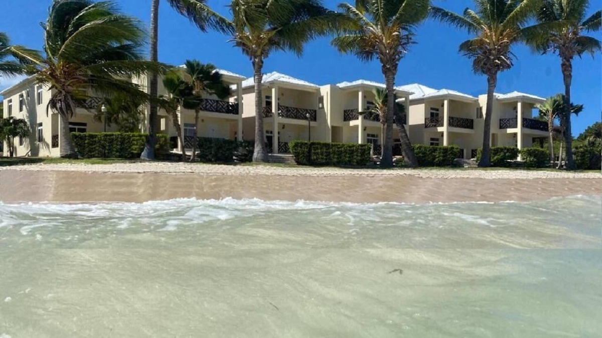 Osbourn Apartment | Two-Bedroom Beachfront Apartment - Lord Nelson Hotel