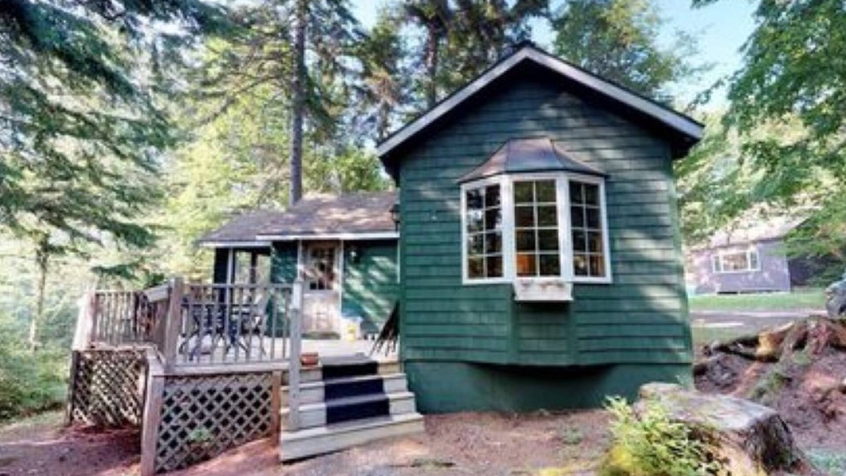 Greenville Cottage | Two Bedroom Cottage on Moosehead Lake