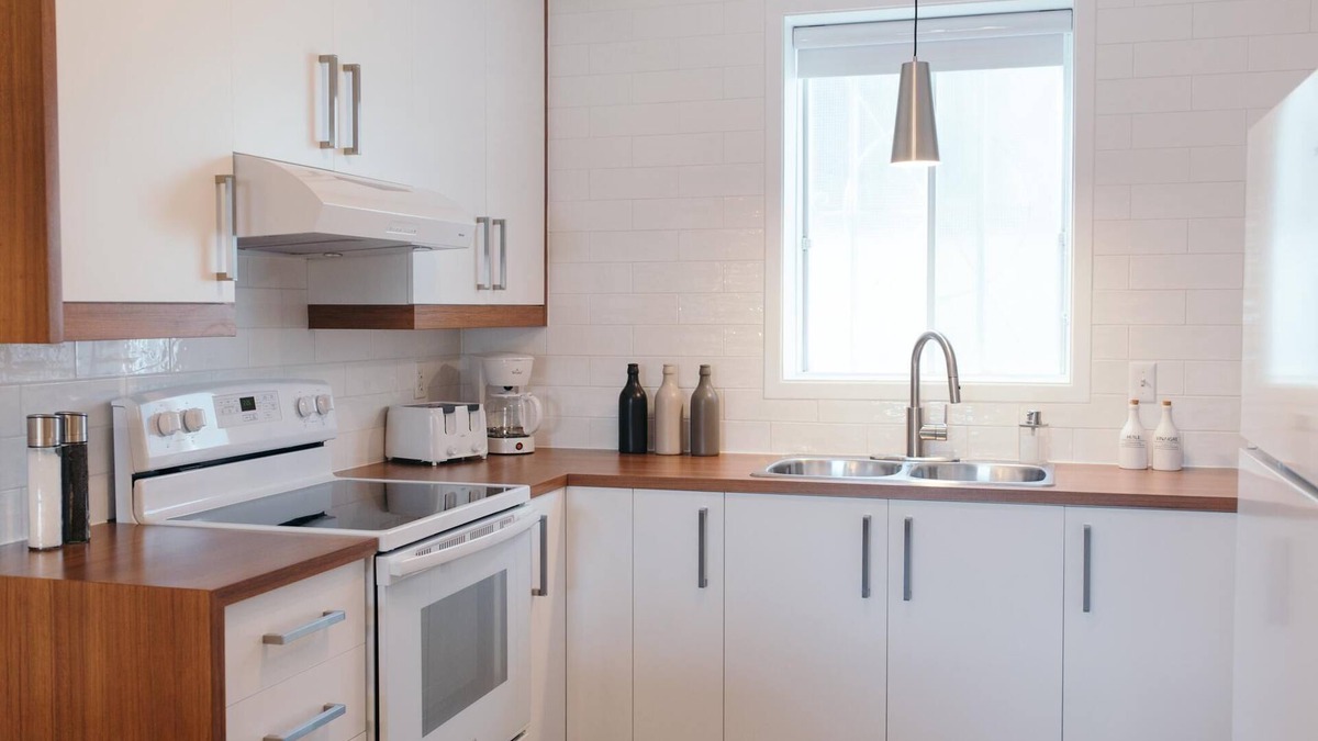 Rouyn-Noranda Apartment | Two-bedroom flat with sofa bed near the Parc Botanique (Le Contemporain)